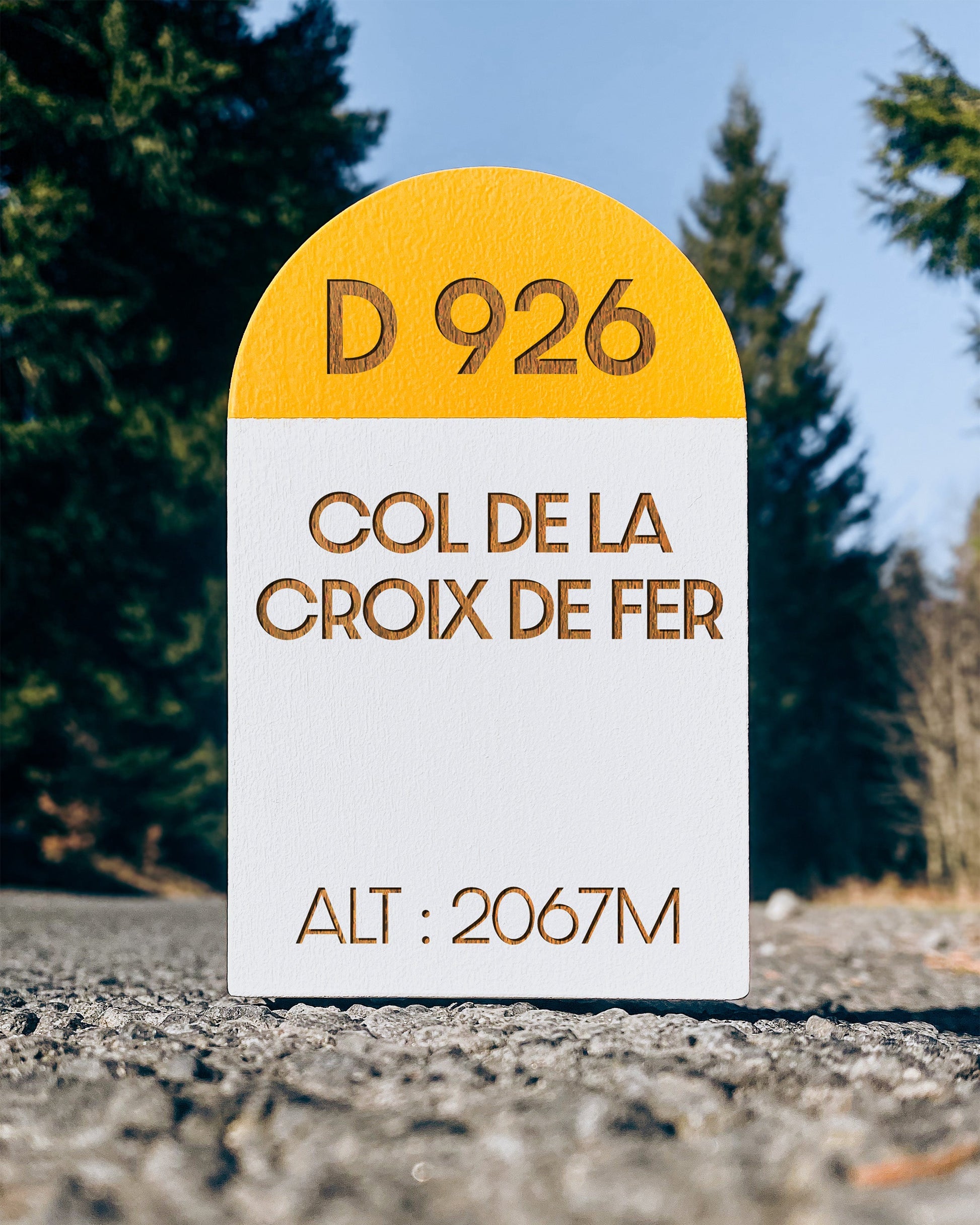 Borne kilométrique miniature Col de la Croix de Fer, Altitude 2067m