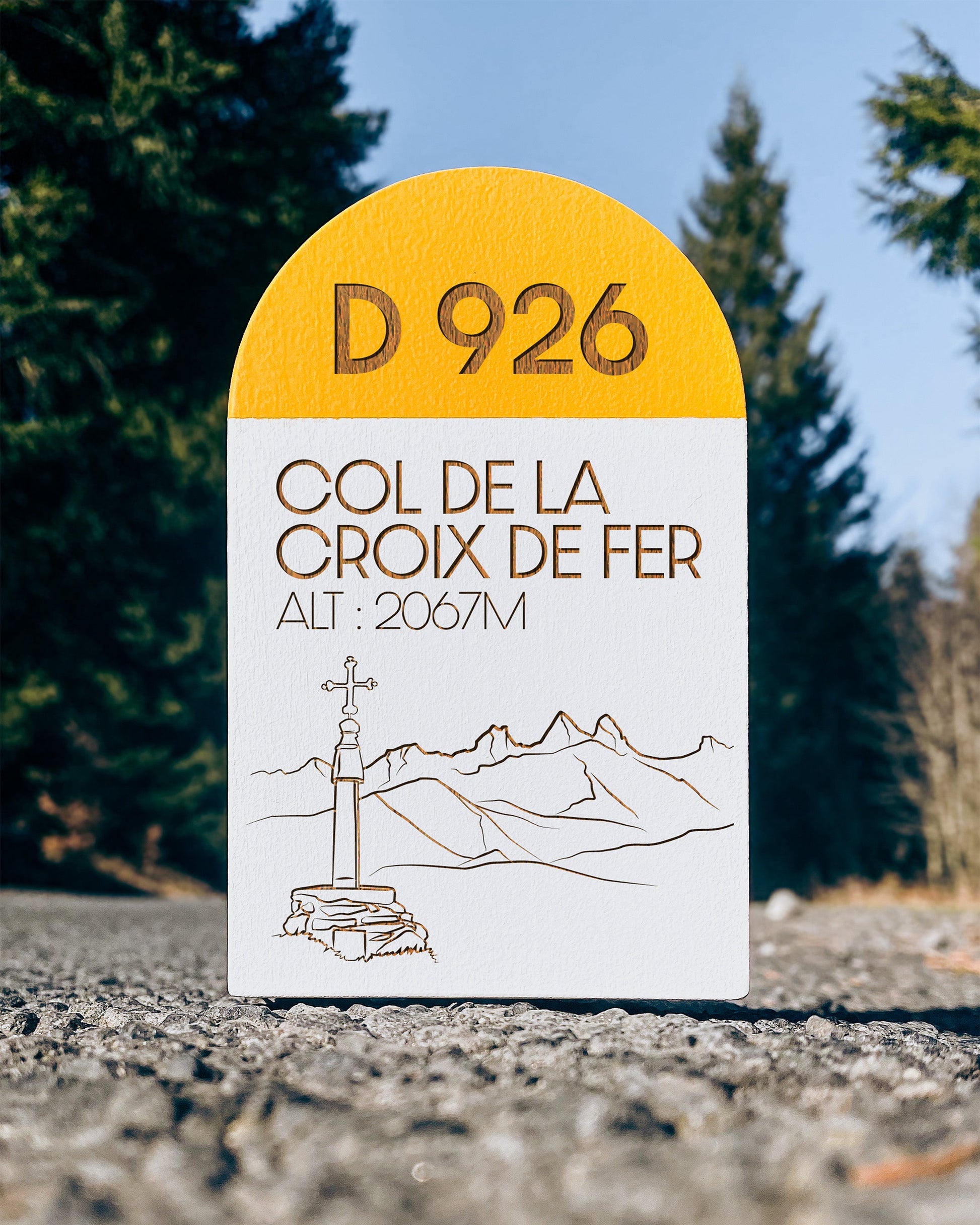 Borne kilométrique col Col de la Croix de Fer, Aiguilles d'Arves, Maurienne 