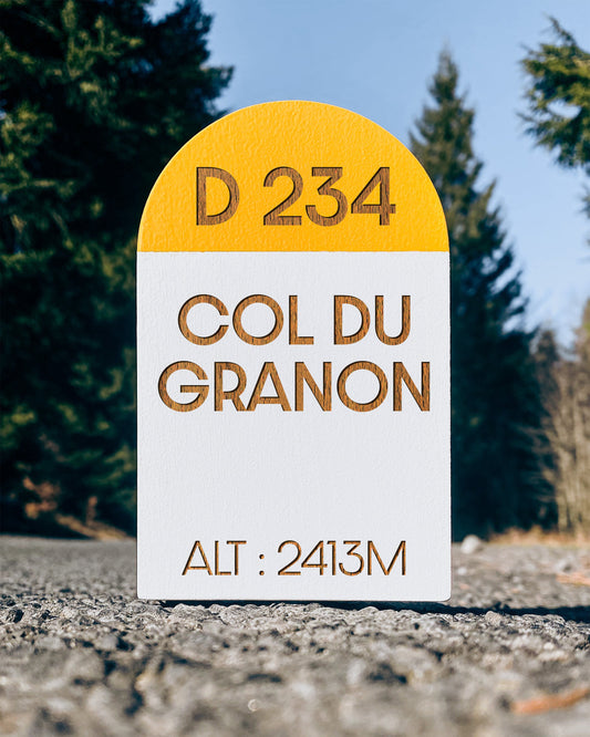 Borne miniature en bois Col du Granon
