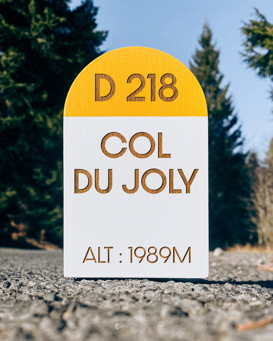 Borne kilométrique en bois col du joly beaufortin