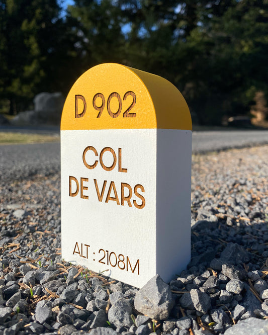 Borne de col June et blanche, col de Vars, alt : 2108M