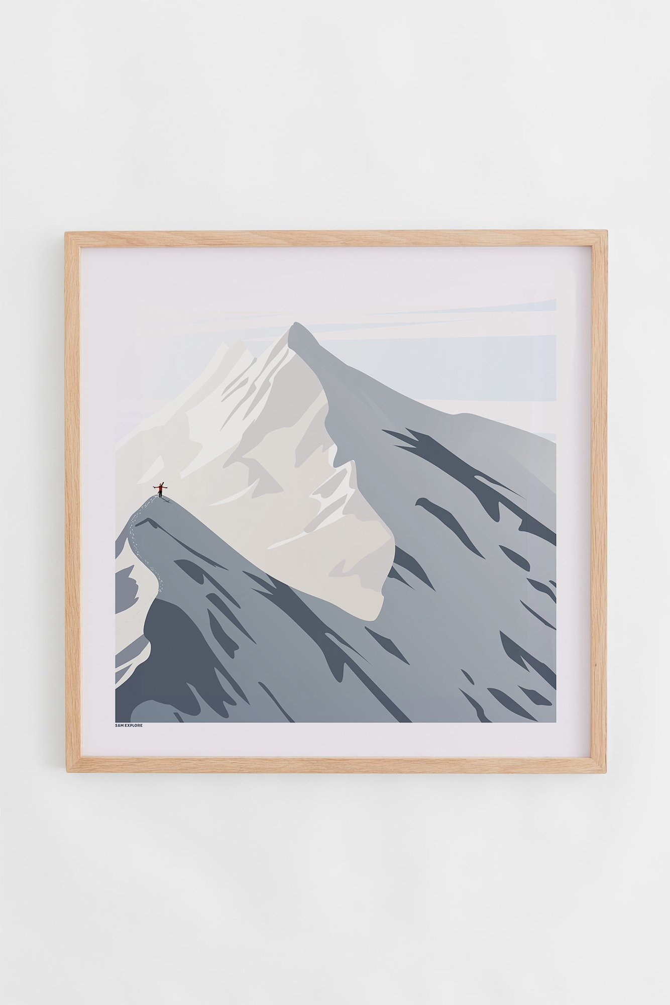 Affiche À la Conquête des Cimes – skieur de randonnée sur un sommet enneigé, cadre chêne