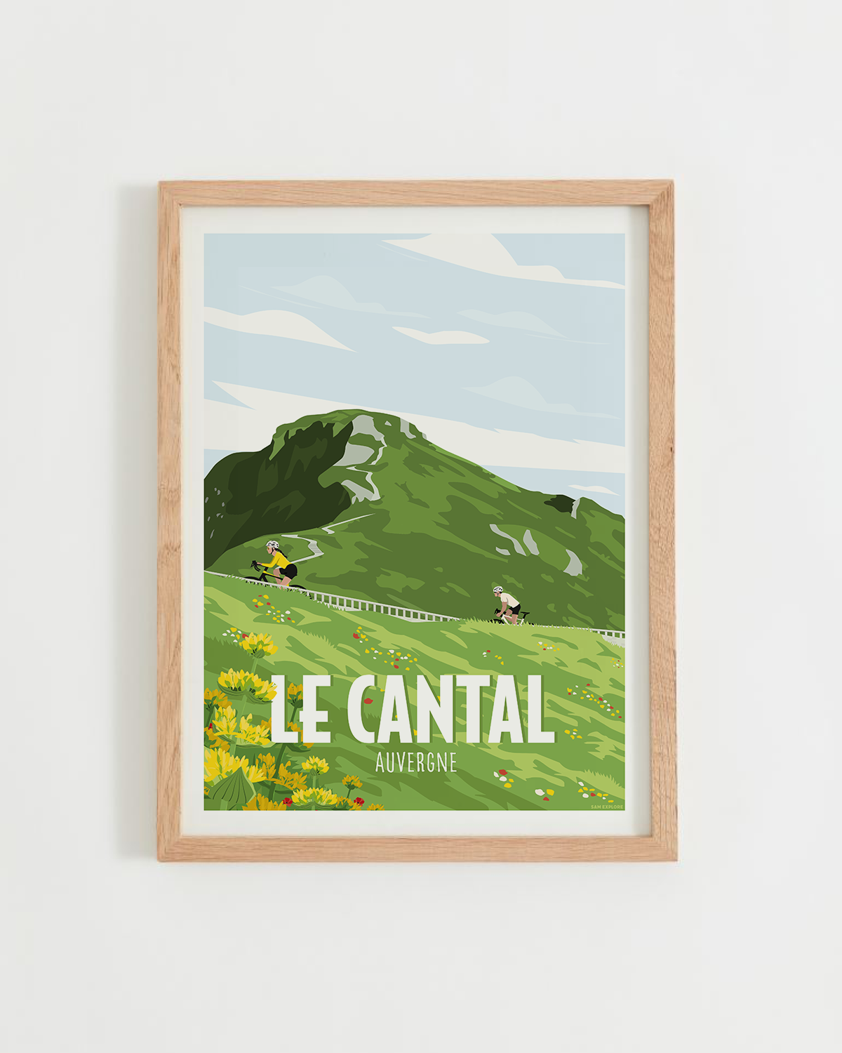 Affiche Cantal – volcan du Puy Mary et gentiane du Massif Central, cadre bois clair