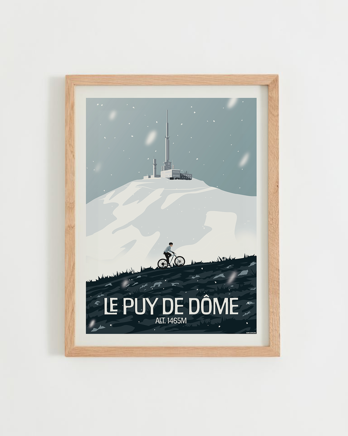 Affiche Puy de Dôme – volcan d’Auvergne en hiver avec station météo, cadre noir