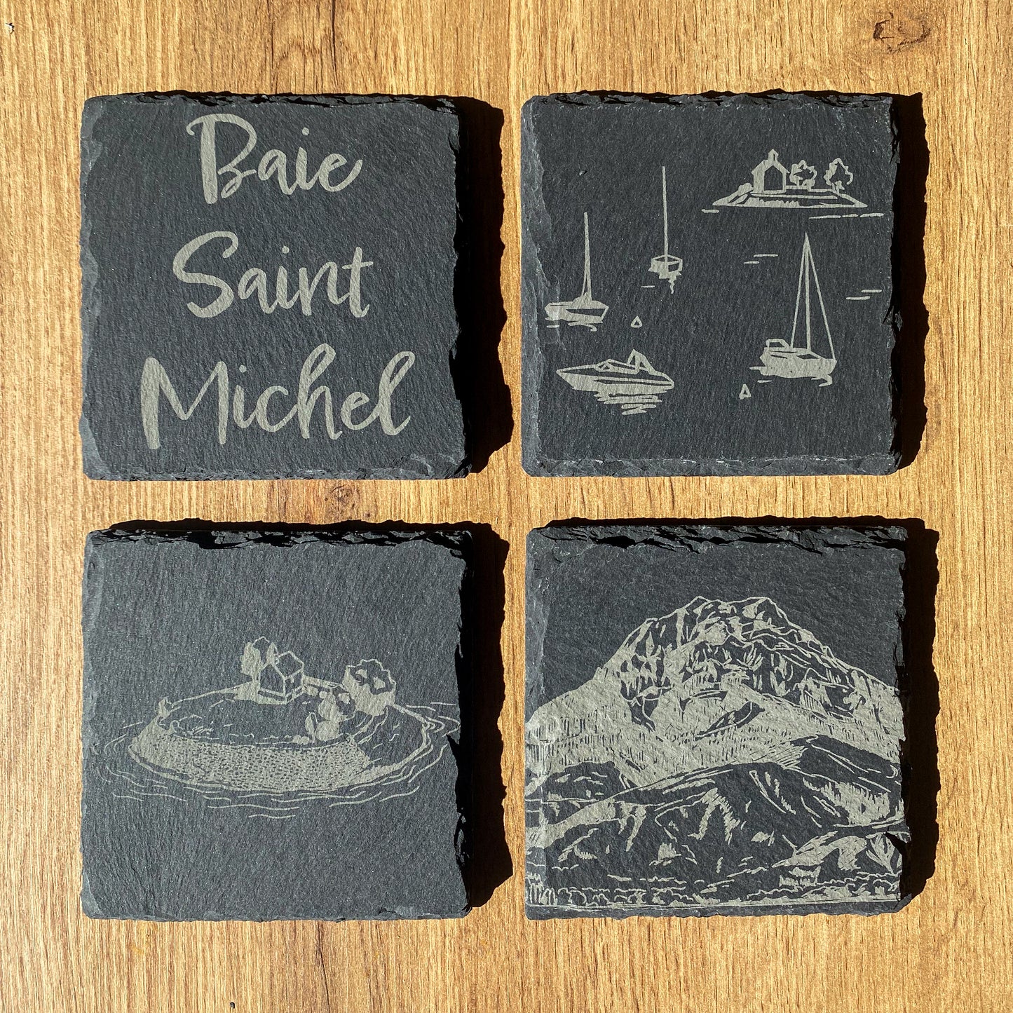 Set de dessous de verre en ardoise illustrant la Baie Saint-Michel au Lac de Serre-Ponçon