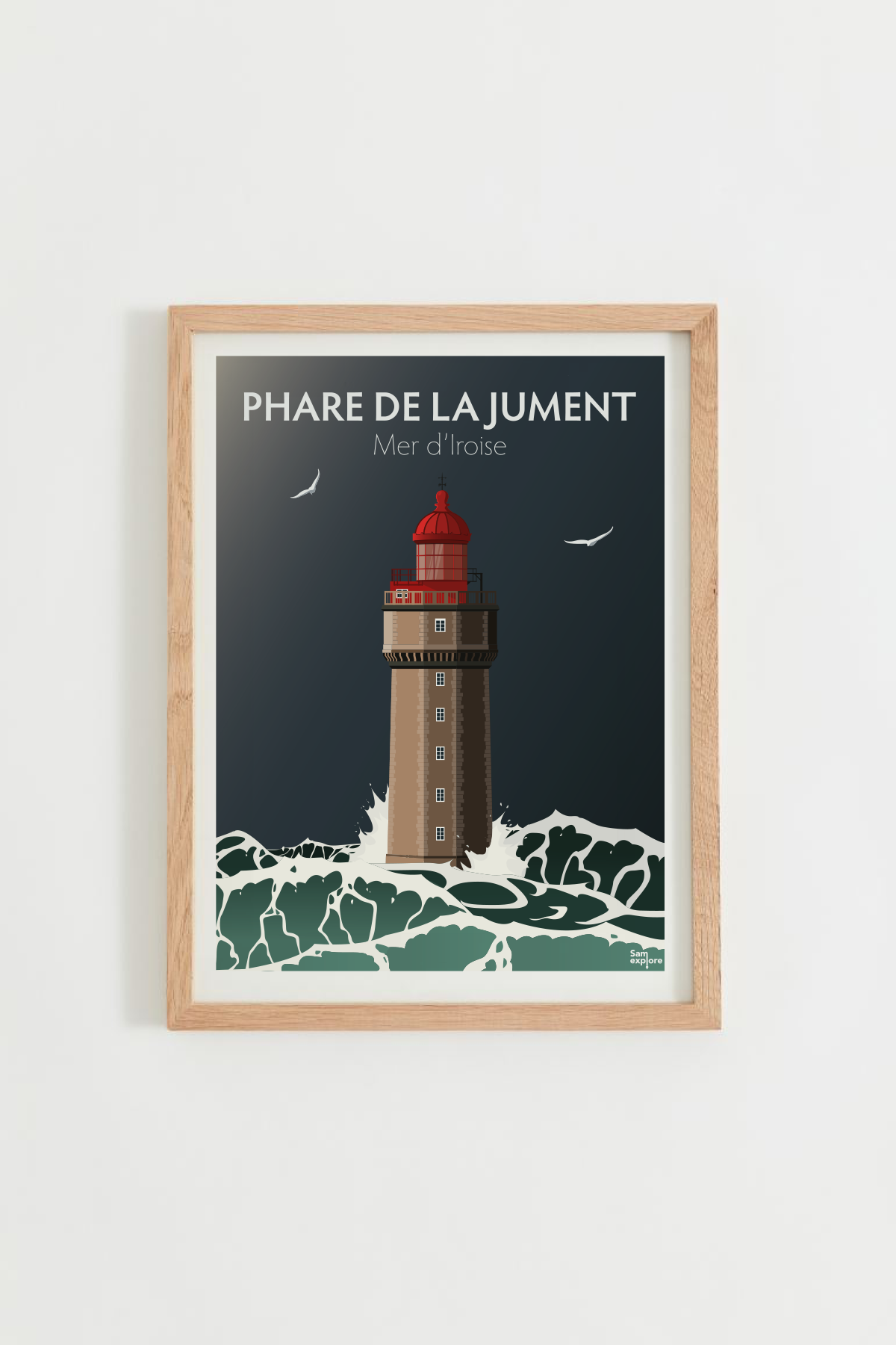 Affiche Phare de la Jument – phare d’Ouessant sur la mer d’Iroise, cadre bois clair